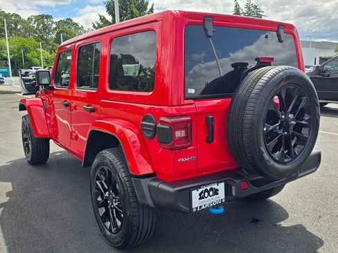 Used 2024 Jeep Wrangler Unlimited Sahara image 6