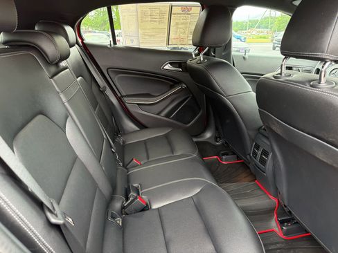 Used 2018 Mercedes-Benz GLA 250 4MATIC image 10