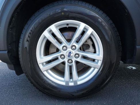 Certified 2022 Ford Explorer XLT w/ Equipment Group 202A AWD/4WD image 33