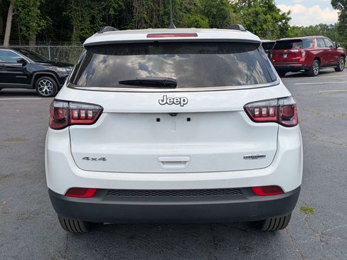 Used 2024 Jeep Compass Latitude AWD/4WD image 5