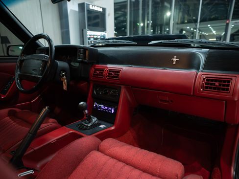 Used 1990 Ford Mustang GT RWD image 22