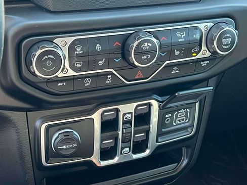 Used 2021 Jeep Wrangler Unlimited image 28