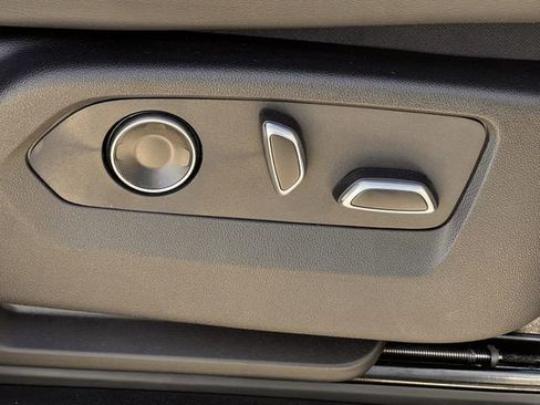 Certified 2024 Cadillac Escalade Premium Luxury w/ Performance Package image 29