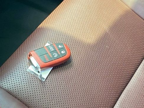 Used 2025 Dodge Durango R/T AWD/4WD image 32