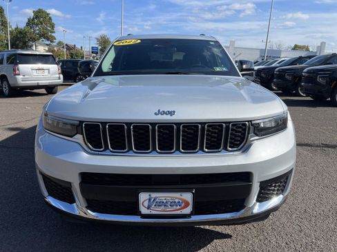 Used 2022 Jeep Grand Cherokee L Laredo w/ Luxury Tech Group I image 2