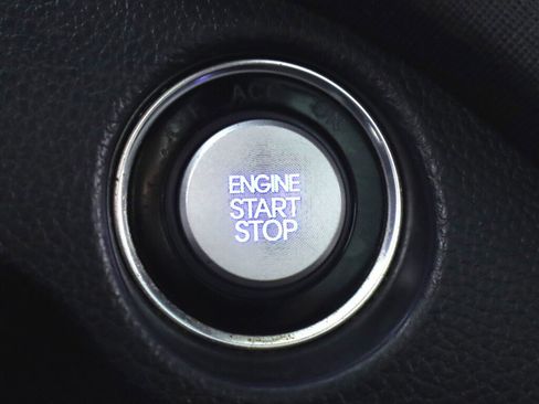 Used 2018 Hyundai Santa Fe SE w/ Cargo Package image 26