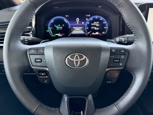 Used 2025 Toyota Camry XSE FWD image 33