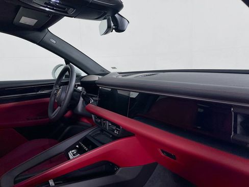 New 2026 Porsche Macan 4 Electric AWD/4WD image 31