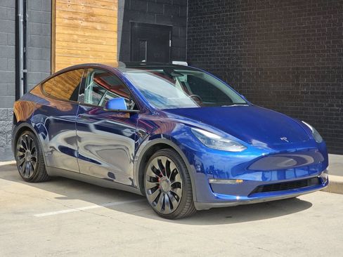 Used 2023 Tesla Model Y Performance AWD/4WD image 9
