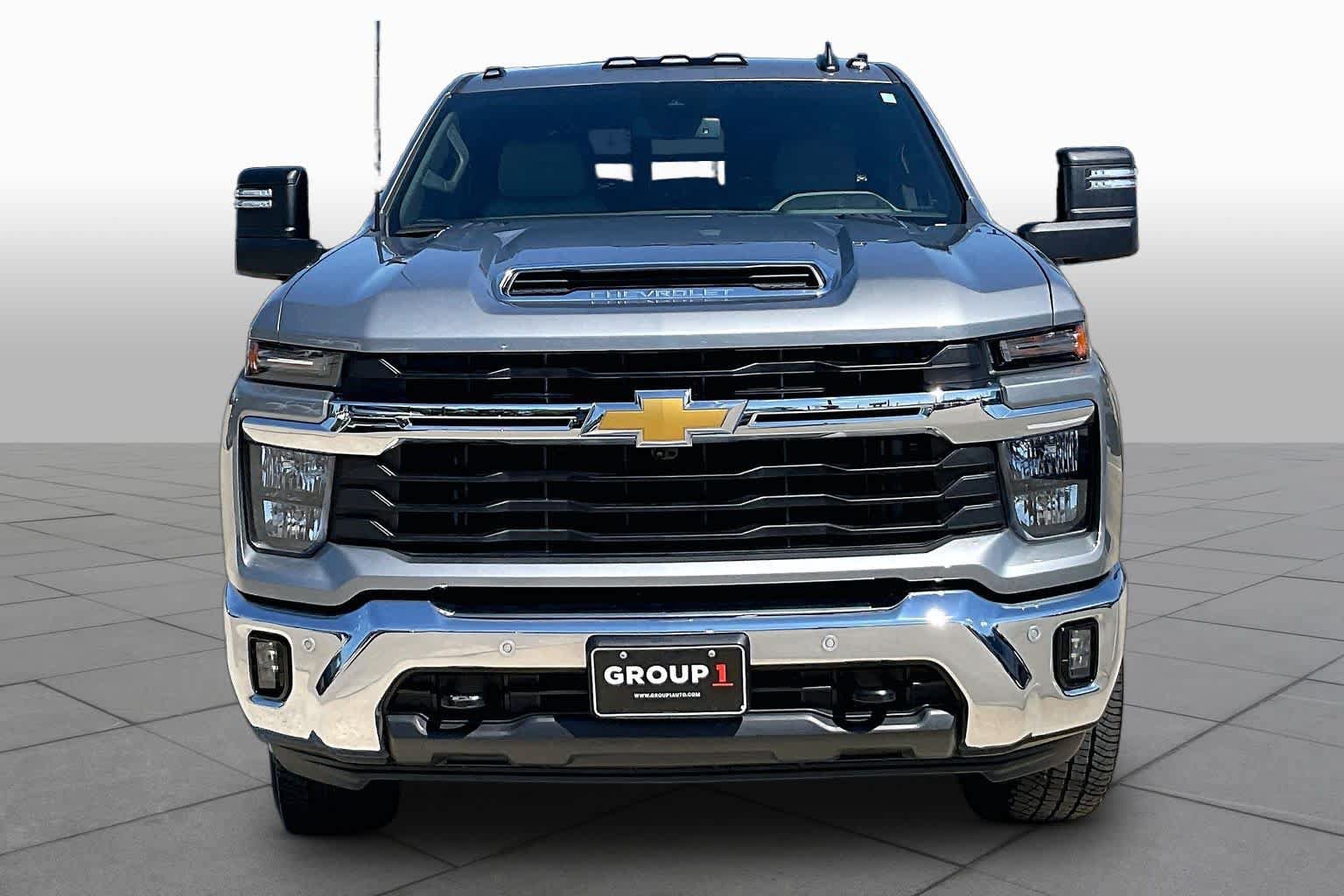 Used 2025 Chevrolet Silverado 3500 LT w/ Texas Edition AWD/4WD image 4