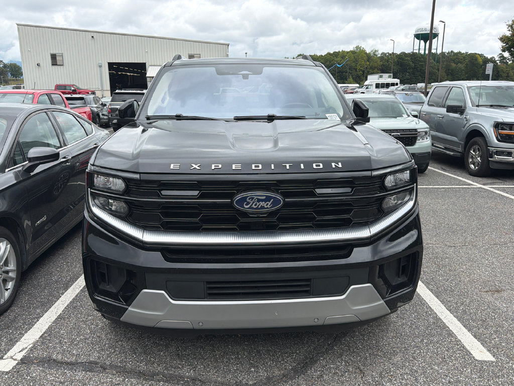 Used 2025 Ford Expedition Platinum AWD/4WD image 20