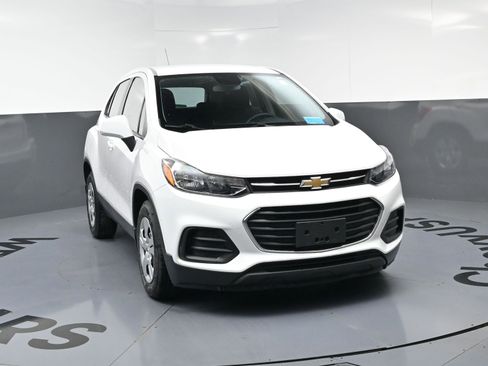 Used 2019 Chevrolet Trax LS FWD image 14