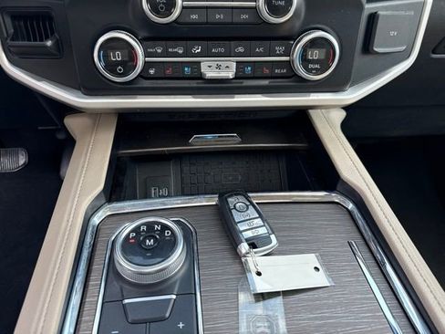 Used 2024 Ford Expedition Max Limited AWD/4WD image 23