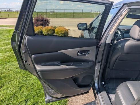 Used 2015 Nissan Murano Platinum w/ Platinum Technology Package AWD/4WD image 23