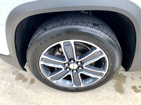 Used 2020 GMC Acadia SLT FWD image 9