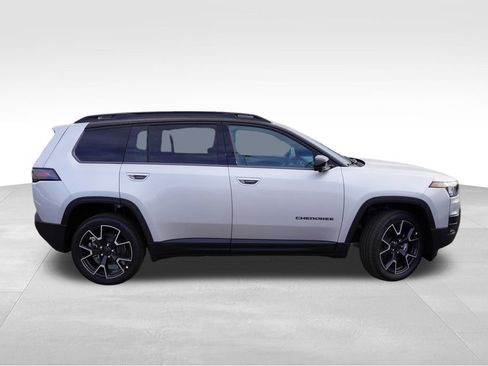 New 2026 Jeep Cherokee Overland image 2