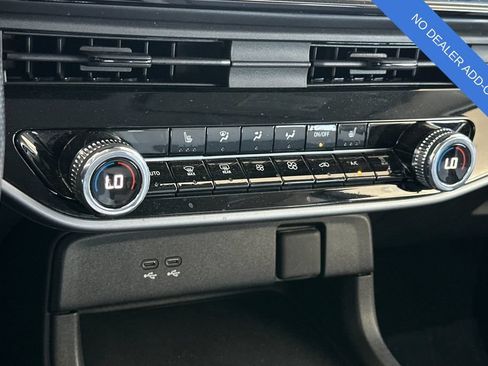 Used 2024 Honda Prologue EX image 23