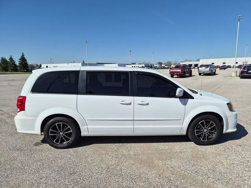 Used 2017 Dodge Grand Caravan GT FWD image 4
