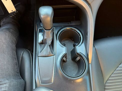 Used 2019 Toyota Camry SE w/ Carpet Mat Package FWD image 26