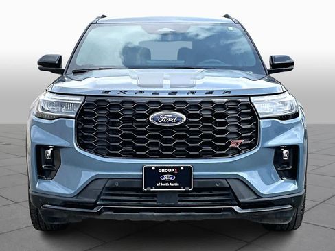 Used 2025 Ford Explorer ST image 6