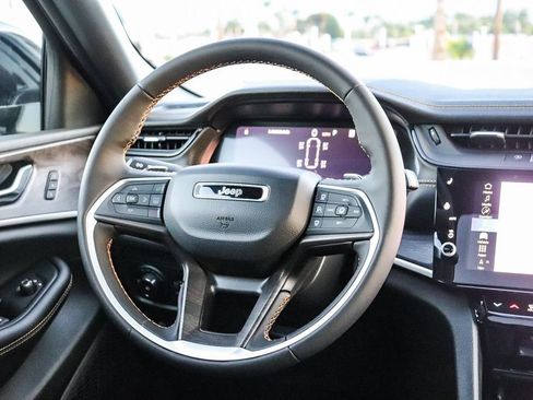 New 2026 Jeep Grand Cherokee L Limited AWD/4WD image 16