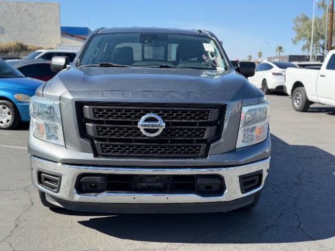 Used 2021 Nissan Titan SV w/ SV Convenience Package RWD image 7