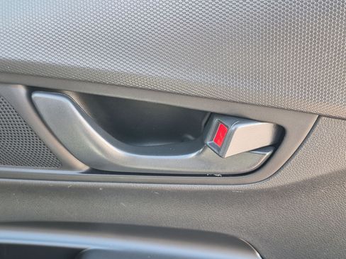 Used 2023 Hyundai Kona SEL AWD/4WD image 32