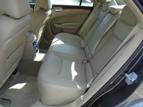 Used 2014 Chrysler 300 C w/ Beats Audio Group image 10