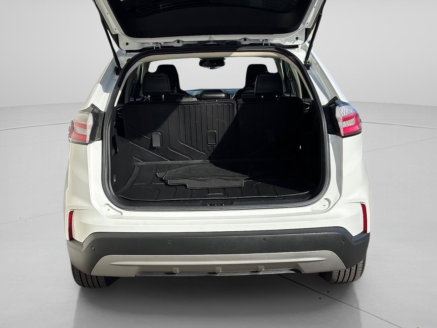 Used 2023 Ford Edge SEL AWD/4WD image 5