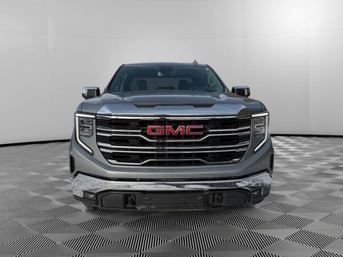 Used 2025 GMC Sierra 1500 SLT image 2