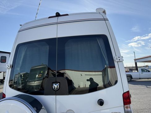 Used 2008 Dodge Sprinter 2500 w/ Trailer Tow Group image 32