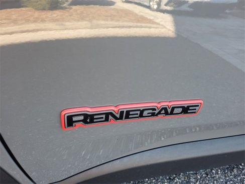 Used 2022 Jeep Renegade Trailhawk image 4