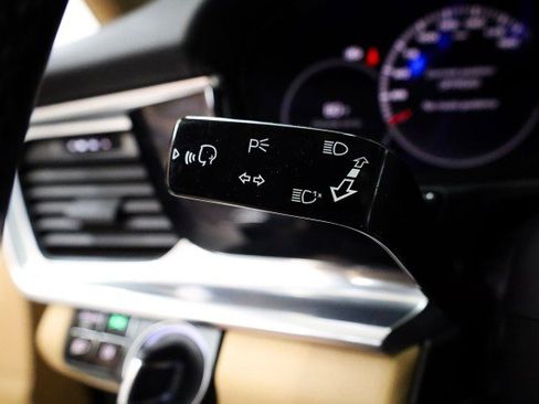 Used 2019 Porsche Panamera w/ Premium Package image 13