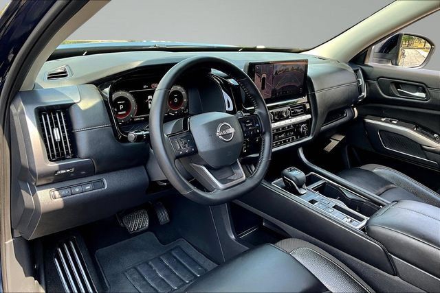 Used 2026 Nissan Pathfinder SL FWD image 17