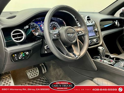 Used 2017 Bentley Bentayga AWD/4WD image 10