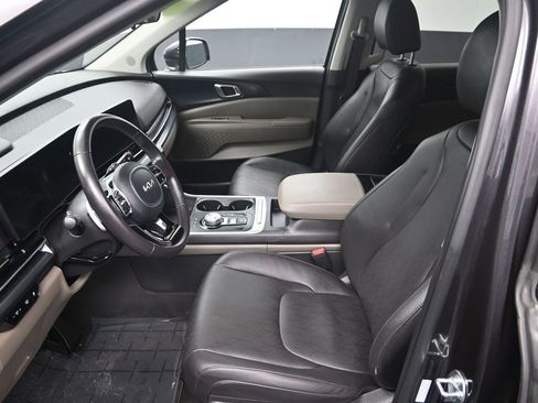 Certified 2025 Kia Carnival LXS image 14