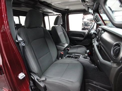 Used 2021 Jeep Gladiator Sport image 22