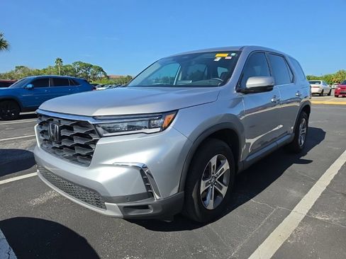 Used 2025 Honda Pilot EX-L image 4