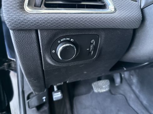 Used 2018 Chevrolet Cruze LT w/ LT Fleet Convenience Package image 24