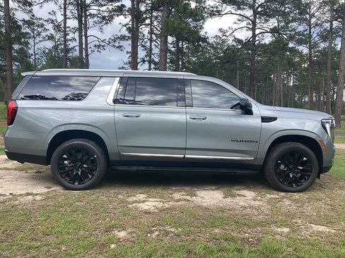 New 2026 GMC Yukon XL Elevation w/ LPO, Elevation Black Package RWD image 6