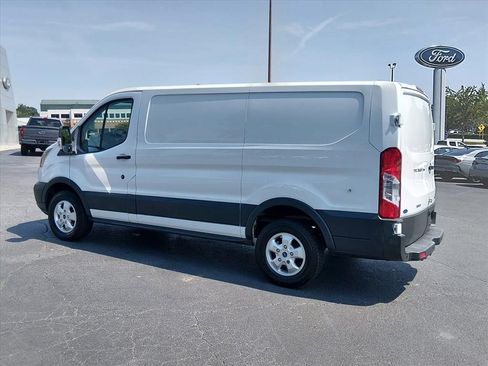 Used 2018 Ford Transit 250 130 Low Roof RWD image 6