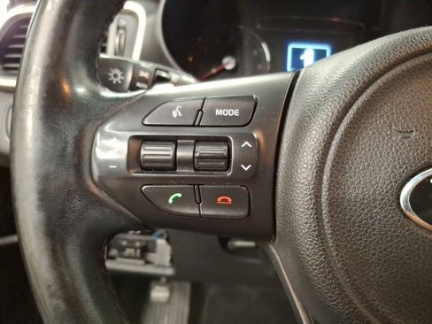 Used 2017 Kia Sorento EX image 19