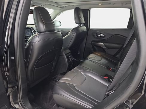 Used 2019 Jeep Cherokee Limited AWD/4WD image 12