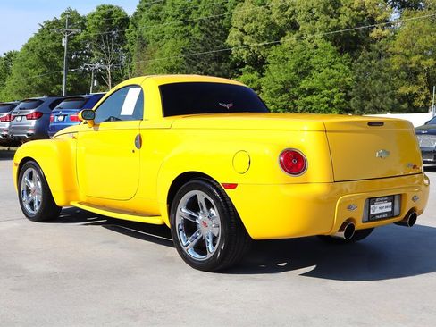 Used 2003 Chevrolet SSR w/ Preferred Equipment Group image 10
