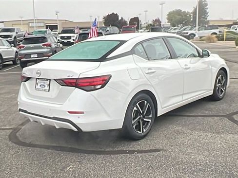 Used 2024 Nissan Sentra SV image 3