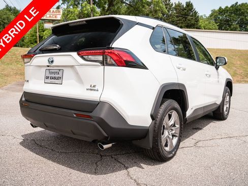 Used 2024 Toyota RAV4 LE AWD/4WD image 8
