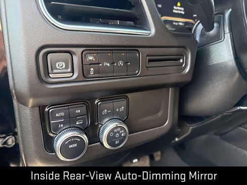 Used 2024 GMC Yukon SLT image 17