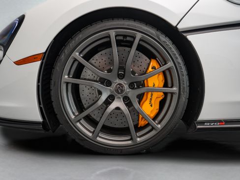 Used 2019 McLaren 570S Spider RWD image 20