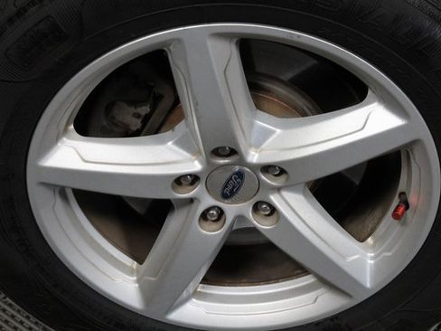 Used 2016 Ford Explorer XLT w/ Equipment Group 202A image 7