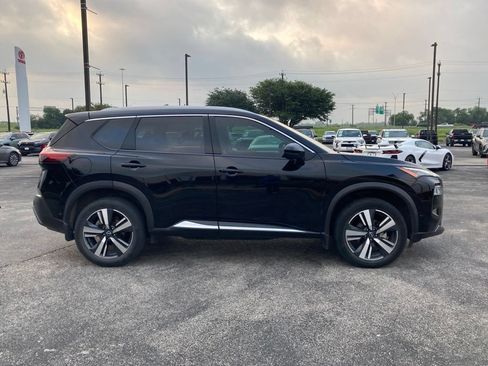 Used 2023 Nissan Rogue SL w/ SL Premium Package FWD image 4